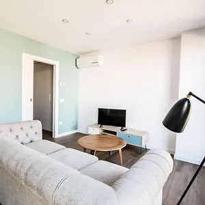 https://apartamento-de-diseo-en-el-centro-de-reus-3-2.top-hotels-tarragona.com